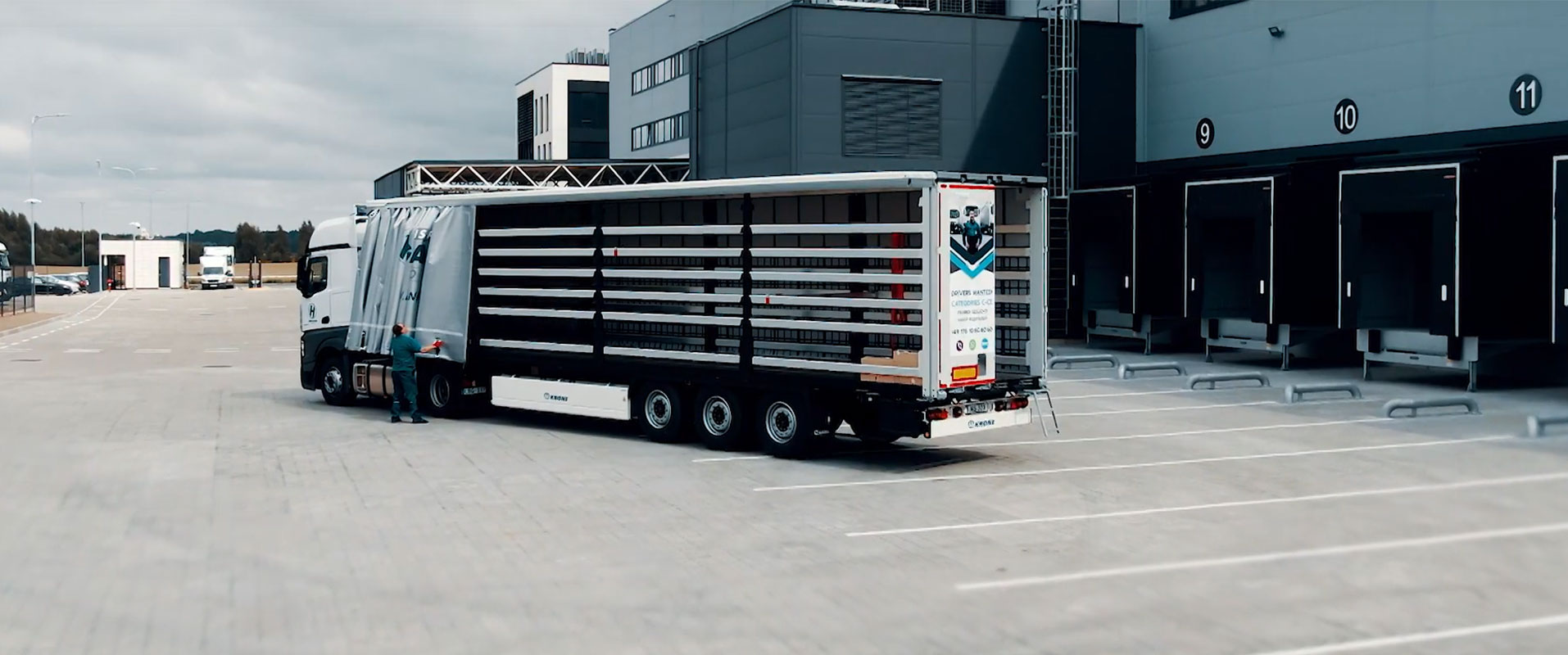 curtainsider truck trailer services